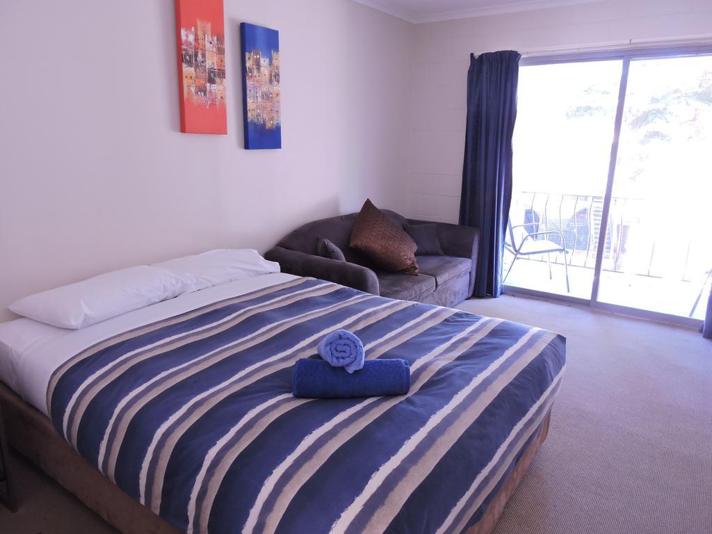 ג'ינדביין Siesta Villa חדר תמונה